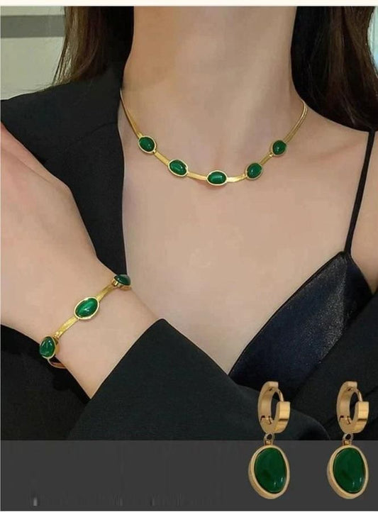Oval Green Crystal Pendant Necklace & Bracelet Set – Elegant Gold-Plated Jewelry for Women